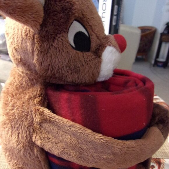 New  Rudolph plush  Throw blanket - Picture 5 of 6